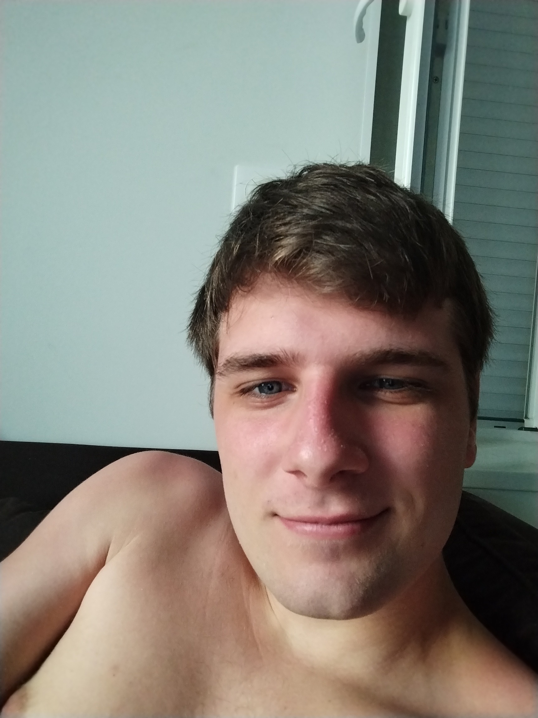 Profil de Avy, 24 ans, Gay Canada à Sainte-Lucie-des-Laurentides