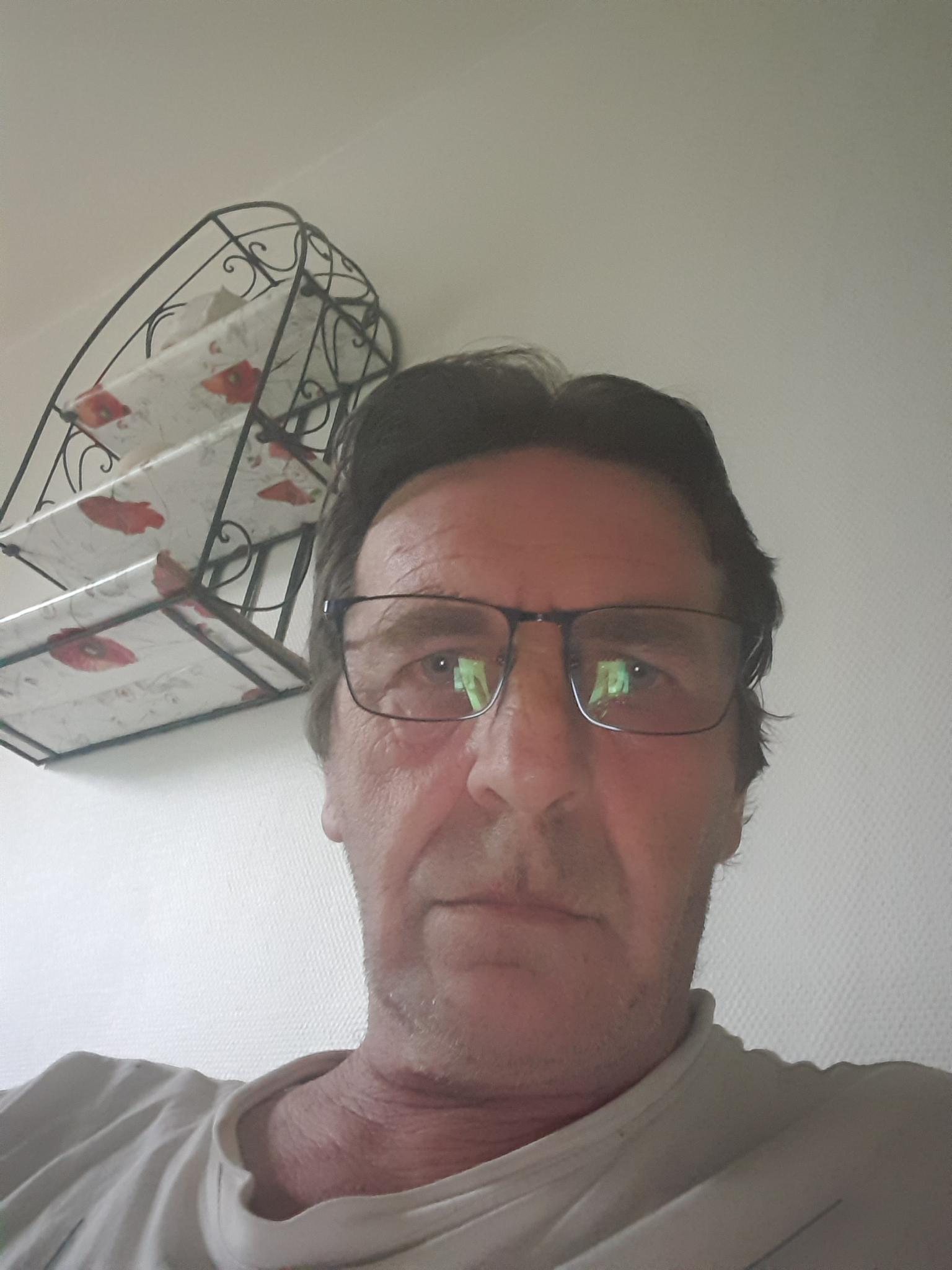 Profil de Vladislav, 55 ans, Gay Canada à Sainte-Madeleine