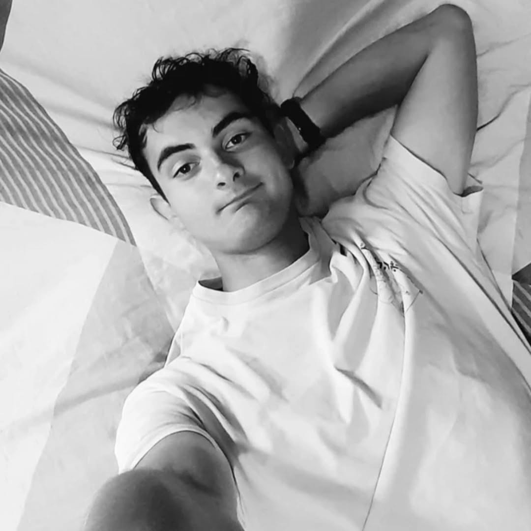 Profil de Enrik, 22 ans, Gay Canada à Saint-Calixte