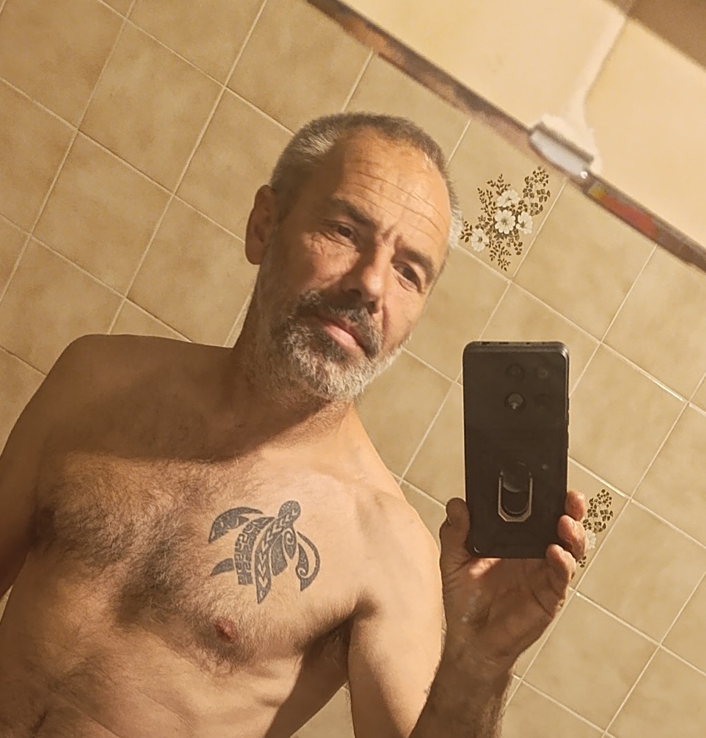 Profil de Georgy, 49 ans, Gay Canada à Penhold