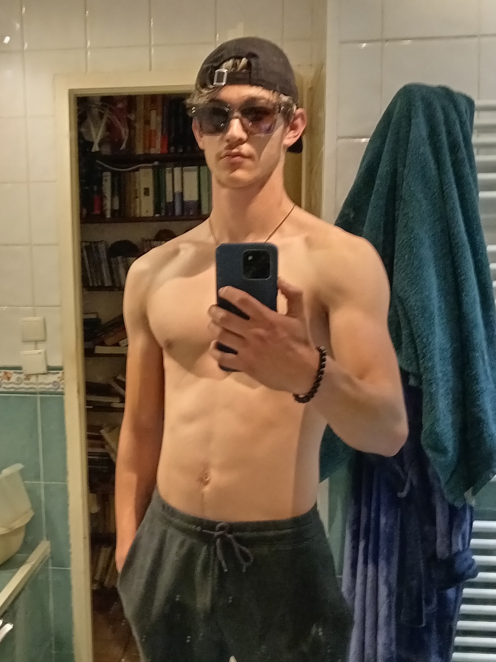 Profil de Georges-henry, 18 ans, Gay Canada à Péribonka